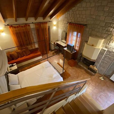 Καστρο Πετρινα Σαλε Καλαβρυτα Villa Калаврита Екстериор снимка