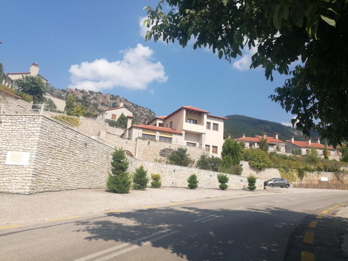 Καστρο Πετρινα Σαλε Καλαβρυτα Villa Калаврита Екстериор снимка