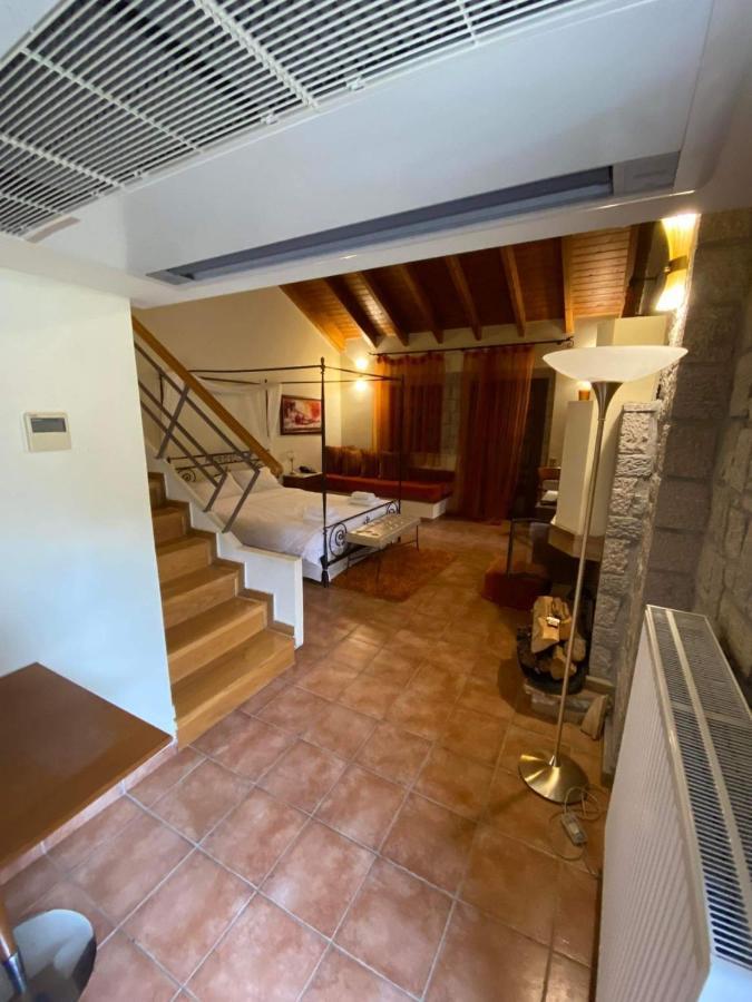 Καστρο Πετρινα Σαλε Καλαβρυτα Villa Калаврита Екстериор снимка