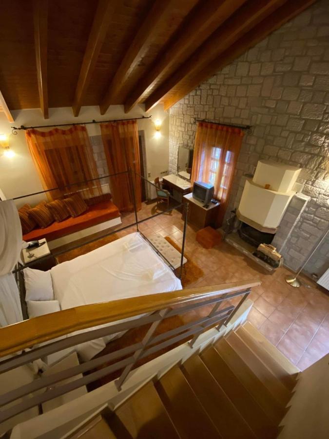 Καστρο Πετρινα Σαλε Καλαβρυτα Villa Калаврита Екстериор снимка