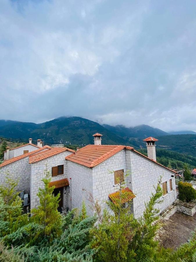 Καστρο Πετρινα Σαλε Καλαβρυτα Villa Калаврита Екстериор снимка